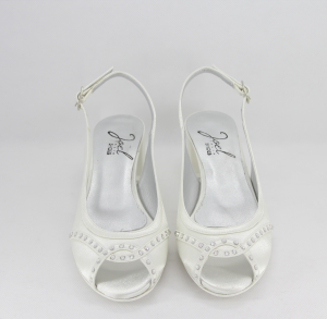 Sandalo cerimonia donna elegante in tessuto di raso  avorio con applicazione in cristalli e cinghietta regolabile Art. A561 B