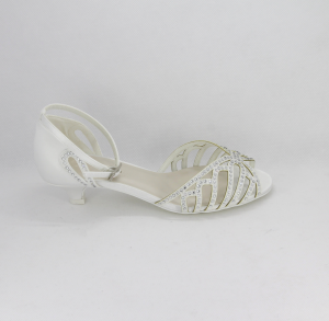 Sandalo cerimonia donna elegante in tessuto di raso  avorio con applicazione in cristalli e cinghietta regolabile alla caviglia art. H17701SARS1F0200S032171