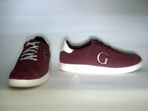 Sneakers prugna Guess
