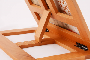 Leggio da tavolo in legno con bordi arrotondati 32 x 25 cm