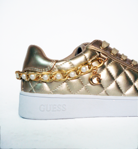 Sneaker oro o argento trapuntato metallizzato Guess