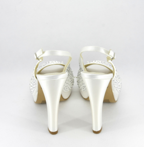 Sandalo cerimonia donna elegante in tessuto avorio con applicazione in cristalli, perle e cinghietta regolabile Art. AMOR