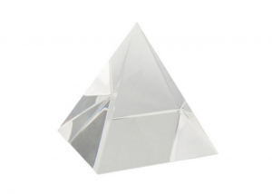 Piramide in cristallo