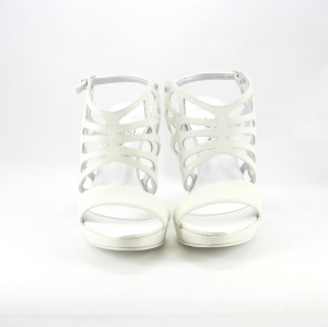  Sandalo donna in tessuto glitter avorio con tacco sfilato e cinghietta regolabile alla caviglia.
