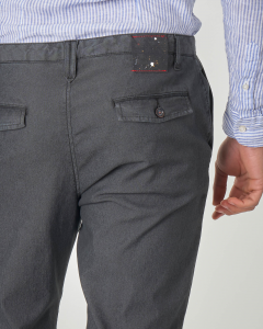 Pantalone chino grigio antracite in gabardina