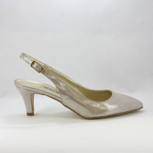 Scarpa cerimonia donna elegante in tessuto lamè color platinorosa con punta sfilata e cinghietta regolabile alla caviglia.