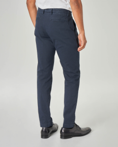 Pantalone chino blu micro-fantasia con una pinces