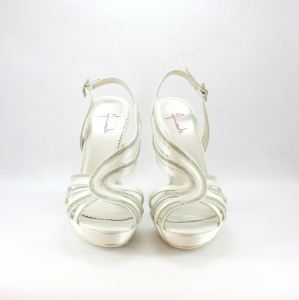 Sandalo cerimonia donna elegante da sposa in tessuto con applicazione in cristallo svarovsky e cinghietta regolabile.