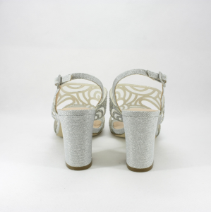Sandalo cerimonia donna e sposa argento con applicazione cristalli e tacco largo.