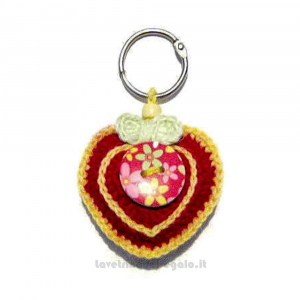 ITALY dimensioni: 7 cm x 6 cm H Portachiavi bianco con cuore rosso a pois alluncinetto in cotone Handmade