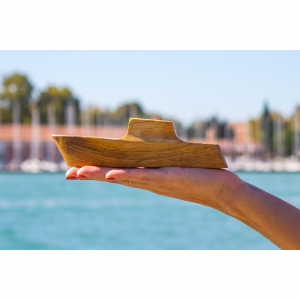 Taxi in legno; Pieces of Venice
