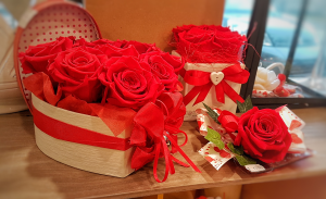 Flower Box con 12 rose stabilizzate