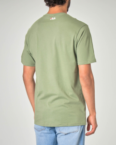 T-shirt mezza manica verde salvia con logo Fila stampato sul petto