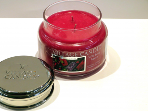 Candela Village Candle Wild Berry 50 ore