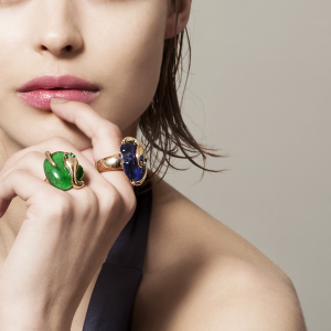Ring in rose gold, jade and emeralds