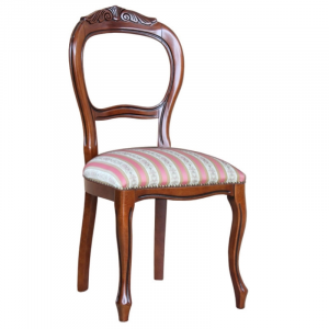 Eleganter Stuhl mit Schnitzarbeit