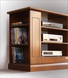 TV Regal aus Holz im klassischen Stil