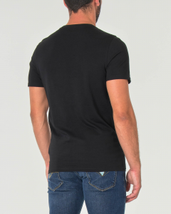 T-shirt nera con taschino e patch logo triangolo