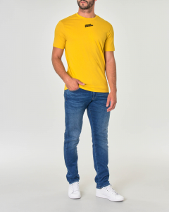T-shirt gialla mezza manica tinta unita con logo nero piccolo ricamato