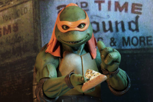 Teenage Mutant Ninja Turtles 1/4: MICHELANGELO by Neca
