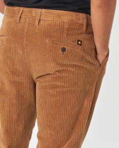 Pantalone chino color caramello in velluto costa roccia di cotone stretch