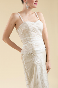 Abito sposa semi sirena con spacco.