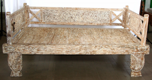 Day bed in legno di teak indonesiano con intagli floreali white wash #1360ID3250