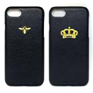 Cover in ecopelle nera marchiata oro a caldo per iPhone 7/8/SE2020