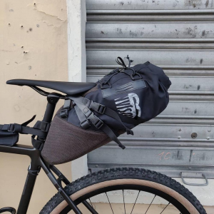 Borsa sottosella waterproof 100% per bikepacking da 8 litri