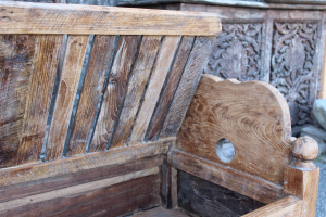 Tavolino in legno di teak con scomparto