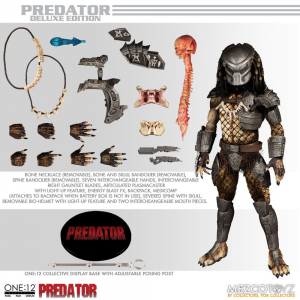 Predator: PREDATOR DELUXE EDITION by Mezco Toys