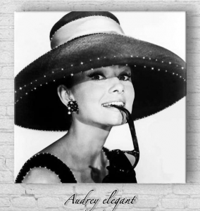Audrey elegant - Stampa su tela con applicazione di Swarovski della famosa attrice Audrey Hepburn, misura 100x100 cm