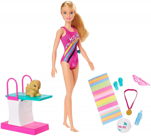 Mattel - Barbie Nuotatrice in Costume con Trampolino e Cucciolo