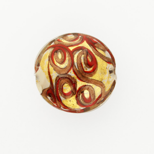 Perla di Murano schissa Medusa Ø30. Vetro bianco, rosso, foglia oro e avventurina. Foro passante.