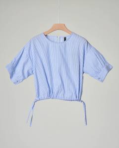 Camicia azzurra in cotone a righe bianche con maniche corte e doppia coulisse laterale 10-16 anni