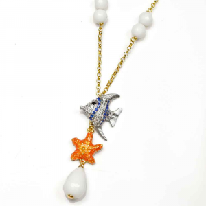 Catena in argento con agata bianca, stella marina e pesce in zirconi