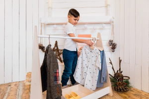 Clothing Rack – Appendiabiti Montessori con vano portaoggetti
