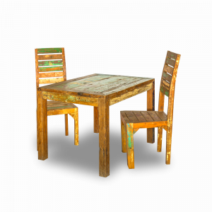 Tavolo in legno di teak recuperato dalle vecchie imbarcazioni