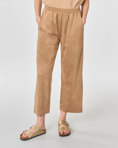 Pantalone ampio cropped color cammello in tessuto effeto daino con elastico in vita
