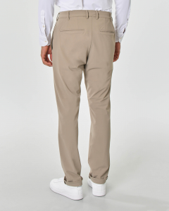 Pantalone chino beige in tessuto tecnico hyper comfort