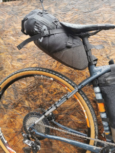 Borsa sottosella waterproof 100% per bikepacking da 6 litri