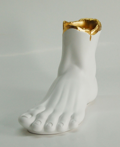 Vase Penholder Foot white resin 