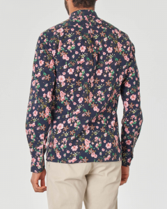 Camicia in mussola di cotone blu con fiori rosa e collo alla coreana e taschino