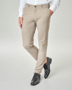 Pantalone Chino beige in tessuto tecnico stretch