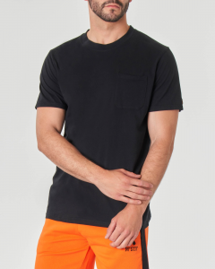 T-shirt nera mezza manica con taschino in puro cotone