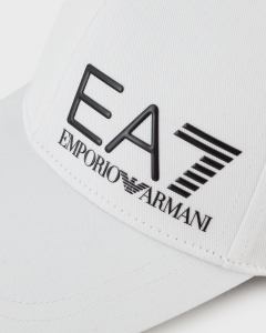 Berretto bianco con frontino e logo EA7 nero