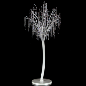 Albero con struttura metallica bianco perla allestito con catene di ottagoni in vetro molato 32 facce color cristallo. Altezza 130 cm