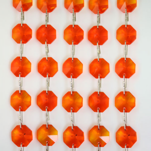 Catena ottagoni 14 mm in cristallo arancione, lunghezza 50 cm. Clip nickel.