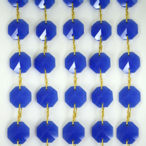 Catena ottagoni 14 mm in cristallo blu seta, lunghezza 50 cm. Clip ottone.