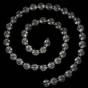 Catena ottagoni 16 mm in vetro color cristallo, lunghezza circa 100 cm, anello brisè nickelato da 10 mm.